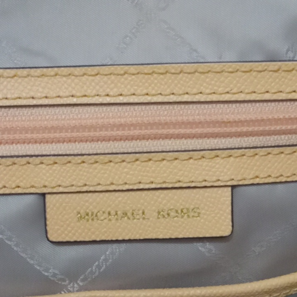 Michael Kors Jet Set Large Tote Bag - Picture 11 of 14